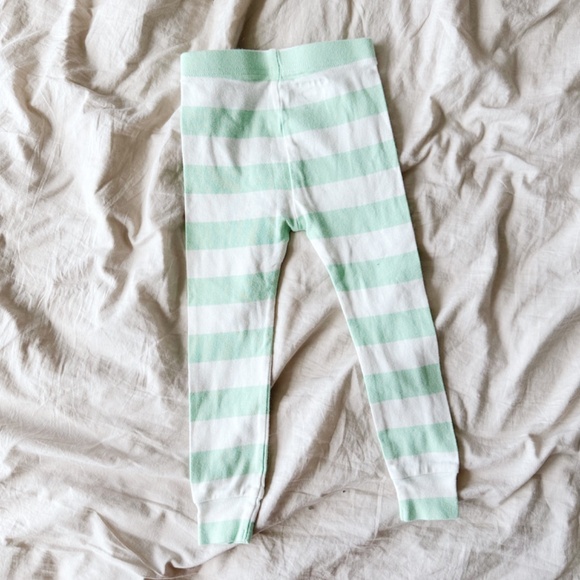 Old Navy Easter Pajama Set - Picture 6 of 7